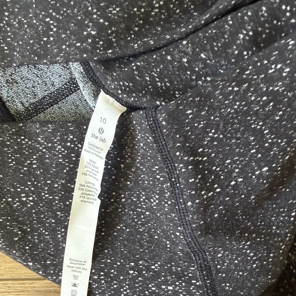 Lulumenon the Lab Black with White specs Leggings - Picture 5 of 5